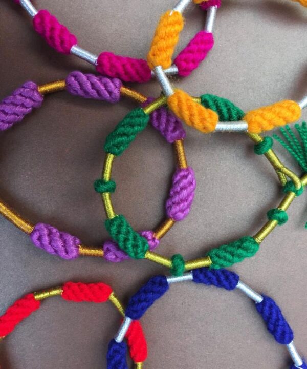 Bracelet with tussel thread